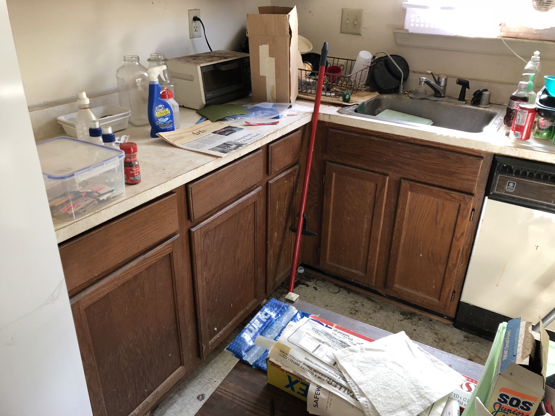 Kitchen cabinets for sale. Good condition.