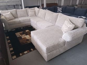 Large U-Shape Sectional Sofa