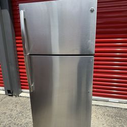 GE Stainless Steel Top Freezer Refrigerator