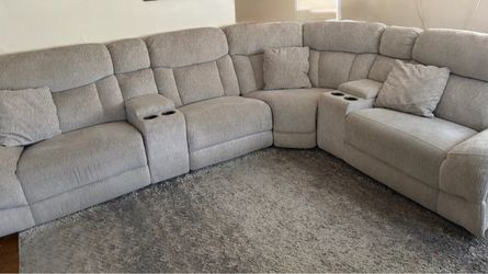 Everest Light Gray 136" Power Reclining 6 Piece Sectional with Power Headrest