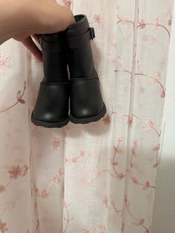 Girls boots