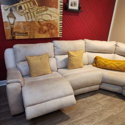 Spacious Sectional 1,100.00 OBO Hurwitz Mintz