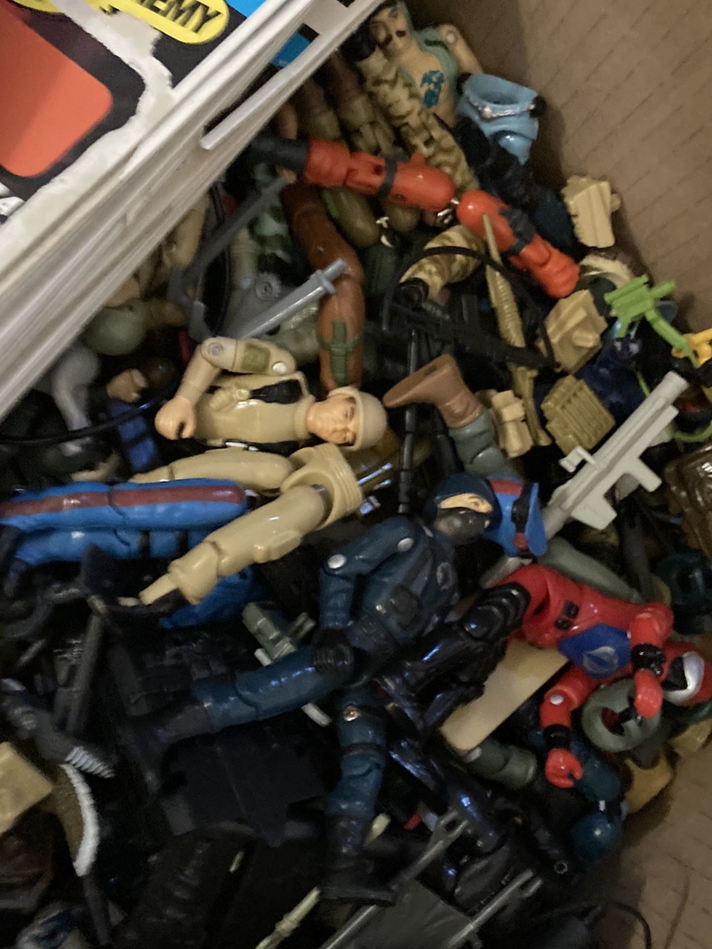 Collector seeking vintage old GI Joe toys dolls and action figures accessories 1960s 70s 80s g.i. Joes toy figure doll collector collectibles ARAH 