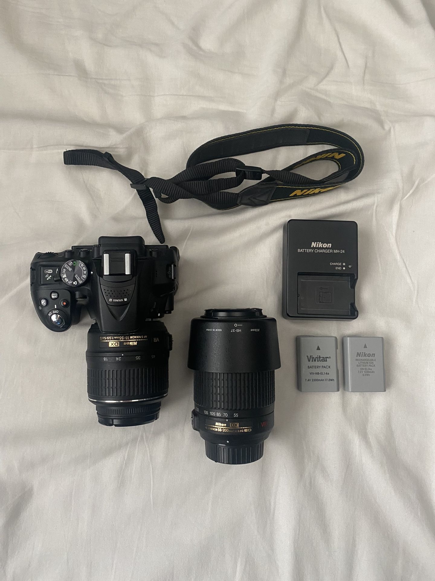 Barely Used - NIKON D5300 Kit