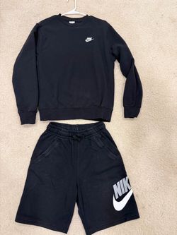 jacket and shorts Nike
