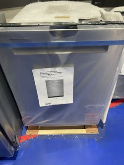 Brand new whirlpool stainless steel pocket handle dishwasher with warranty