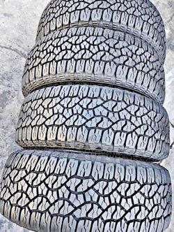 275/60/20Goodyear Selling a set of 4 tires in excellent condition 🫡
