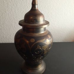 GORGEOUS NEVER USED Solid Brass Etched 7" Lidded Urn Vase Made in India.
