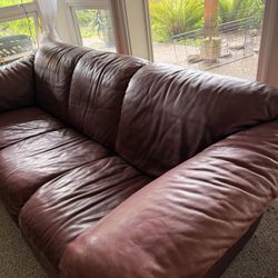 LEATHER COUCHES