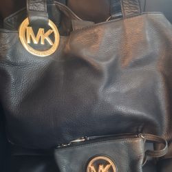 Michael Kors Black Leather Purse And Wrislet