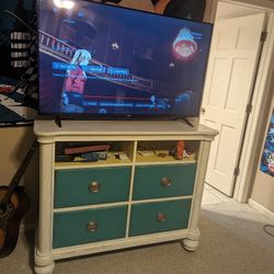 Old Shabby Chic Dresser/Entertainment Center