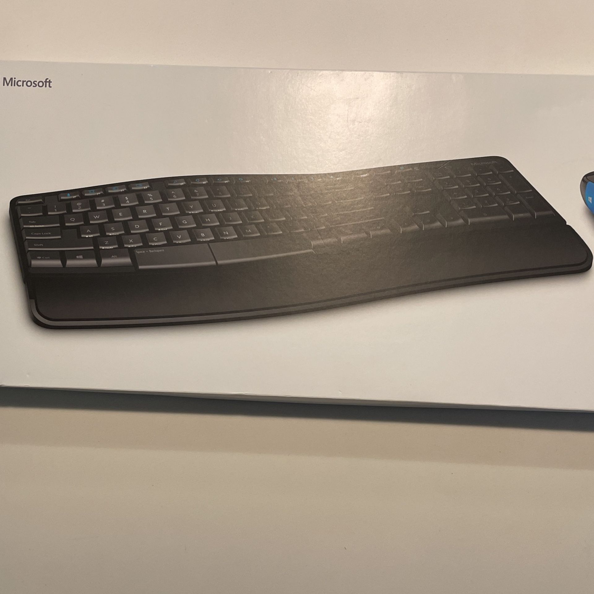 Microsoft Sculpt Comfort Desktop Keyboard