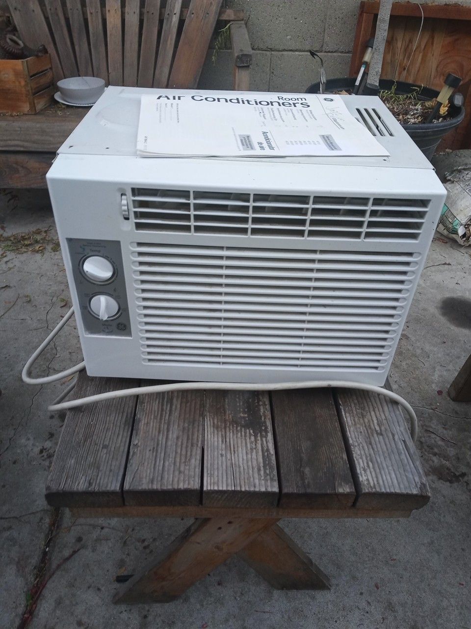 General electric room air conditioner