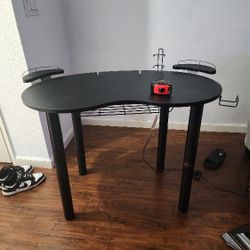 Gaming table