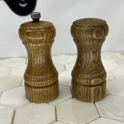 Salt & Pepper Shakers Oak Pepper Grinder