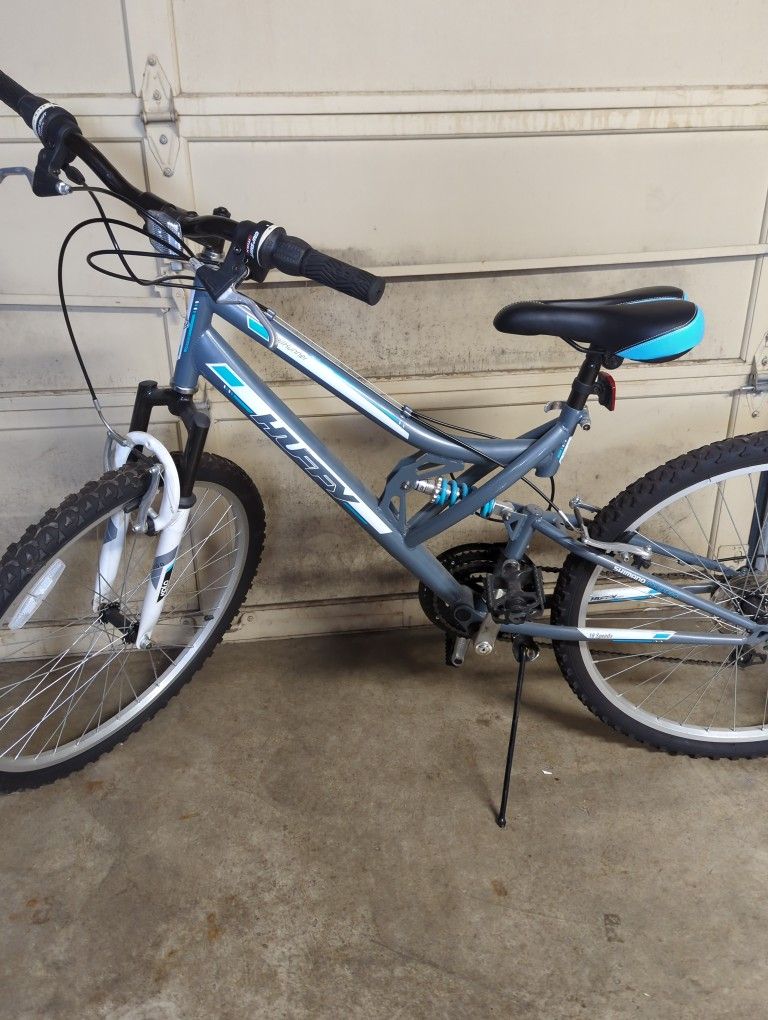 Huffy 26 Inch Full Suspension Trail Runner Mountain Bike -Pre Owned And In Good Condition