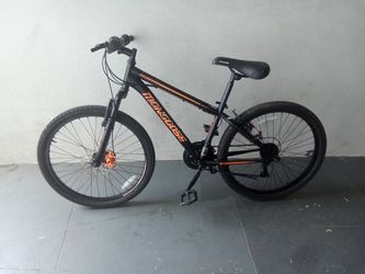 BICYCLE MONGOOSE 18 SPEED SIZE 24 BRAND NEW