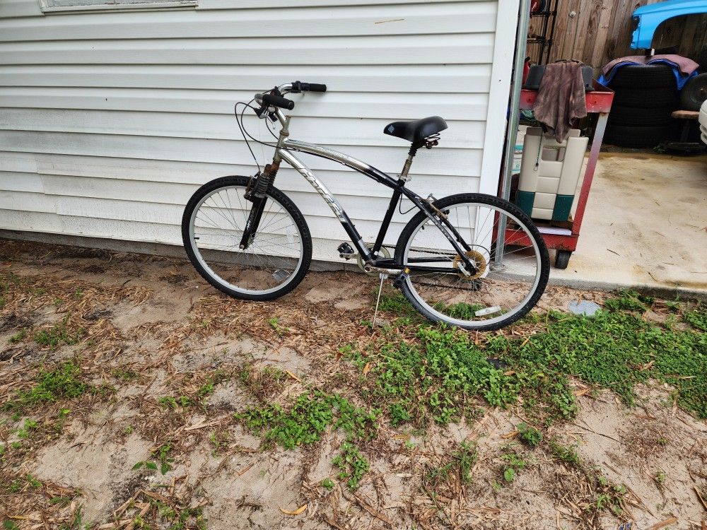 26 " Huffy Bicycle 21 Speed Needs A Tire 