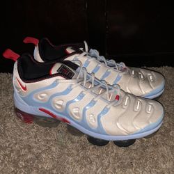 Red White And Blue Vapor max Size 10.5
