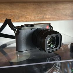 Leica Q3 43 - Mint Condition
