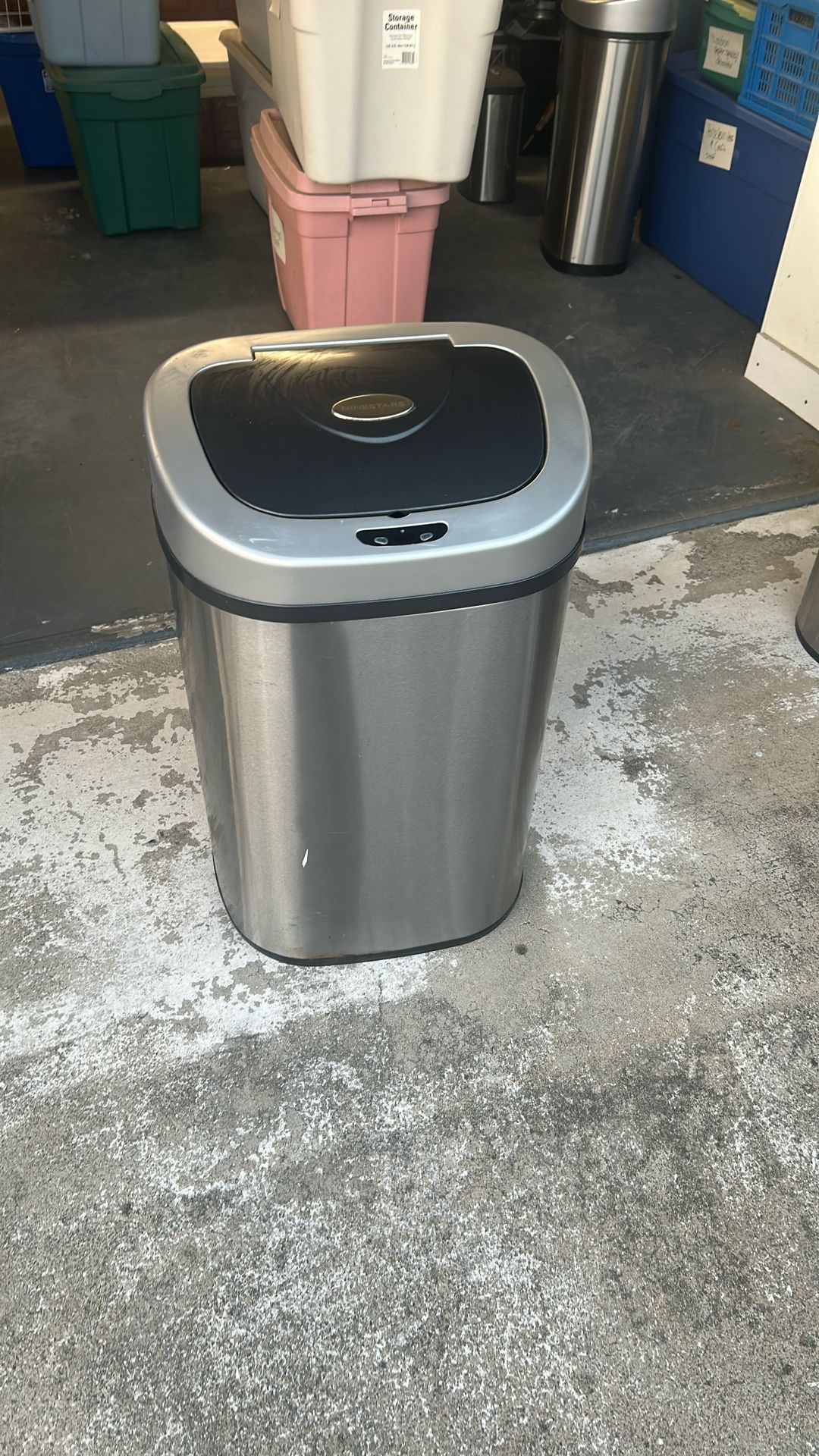 Motion sensor trash can
