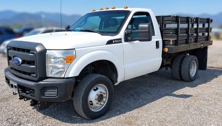 2015 Ford F350 Super Duty Regular Cab & Chassis