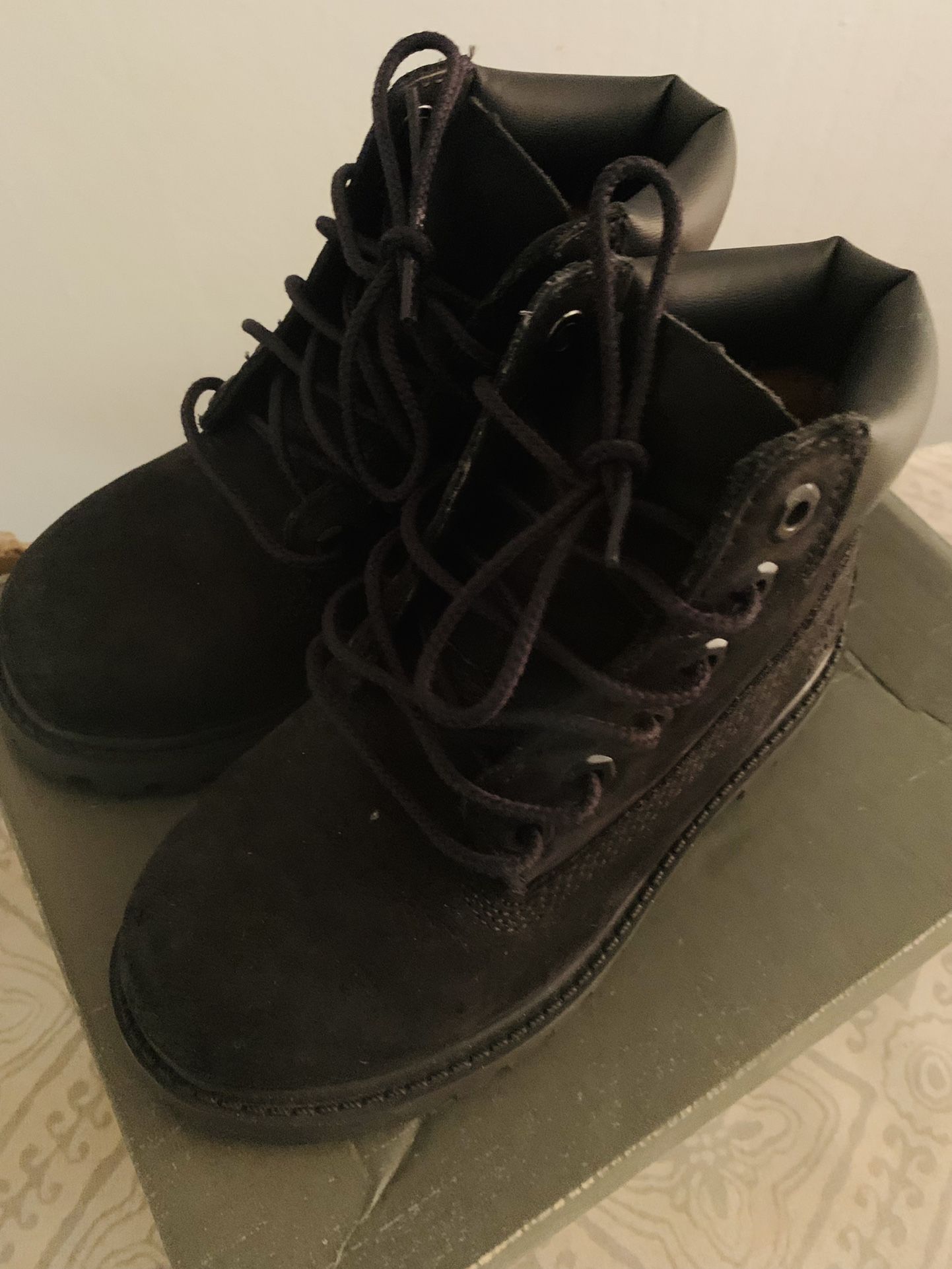 Timbs 9.5 toddlers