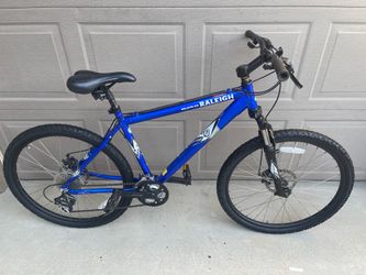 Raleigh Mojave 2.0 Mountain Bike with Disc Brakes