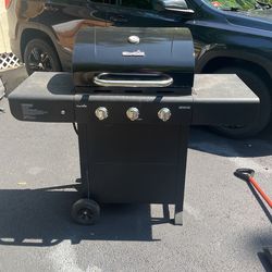 Charbroil Advantage Grill