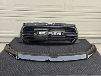 Ram 1500 OEM Grille Assembly