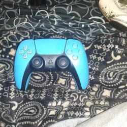 Blue PS5 Controller 