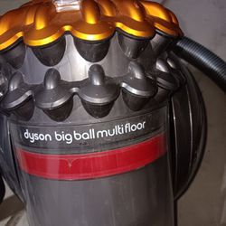 Dyson Vaccuum Cleaner Big Ball Multifloor 