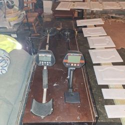 2 Adjustable Length And Arm Size  Metal  Detectors