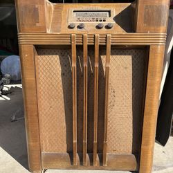 Vintage Philco Radio