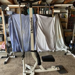 Nautilus Lat Pull Down Machine 