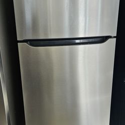 Frigidaire 30” Stainless Steel Top Freezer-Bottom Refrigerator 