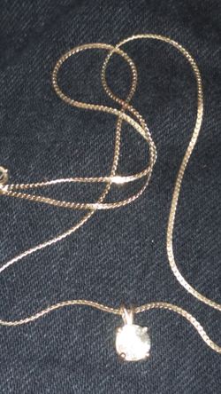 Woman's plated necklace