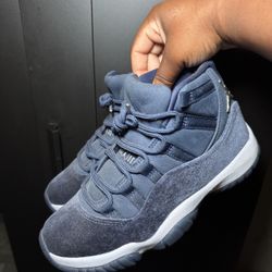 Wmns Air Jordan 11 Retro 'Midnight Navy Velvet'💙