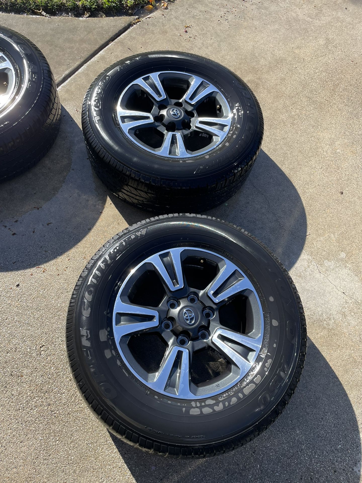 Toyota Tacoma Rims & 265 65r17 Toyo Tires. Price Is FIRM $400