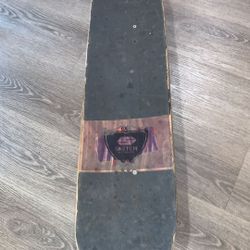 Used Sketch Skateboard With Spit Fire Wheels And Independent Trucks 
