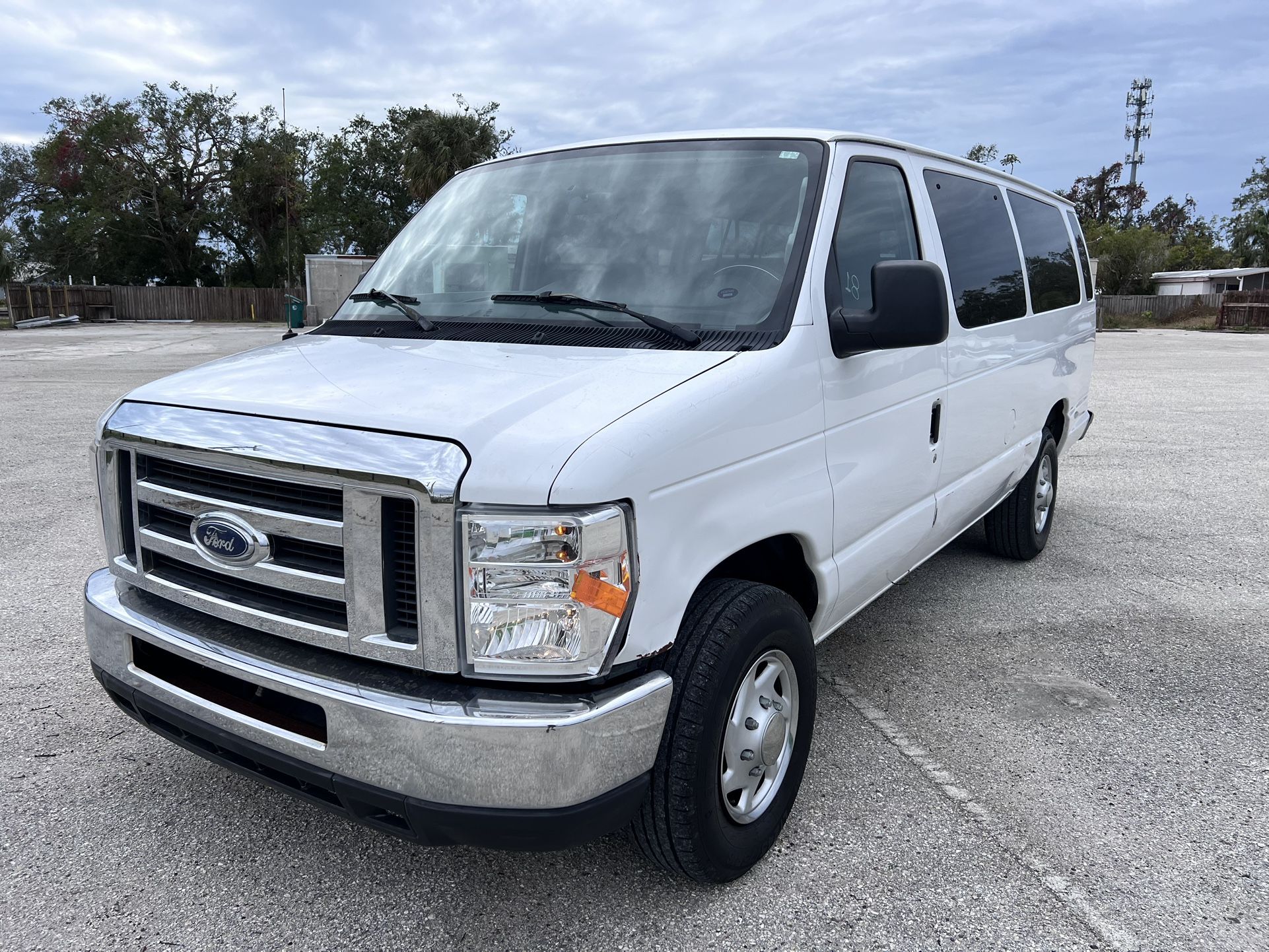 2010 Ford E-350