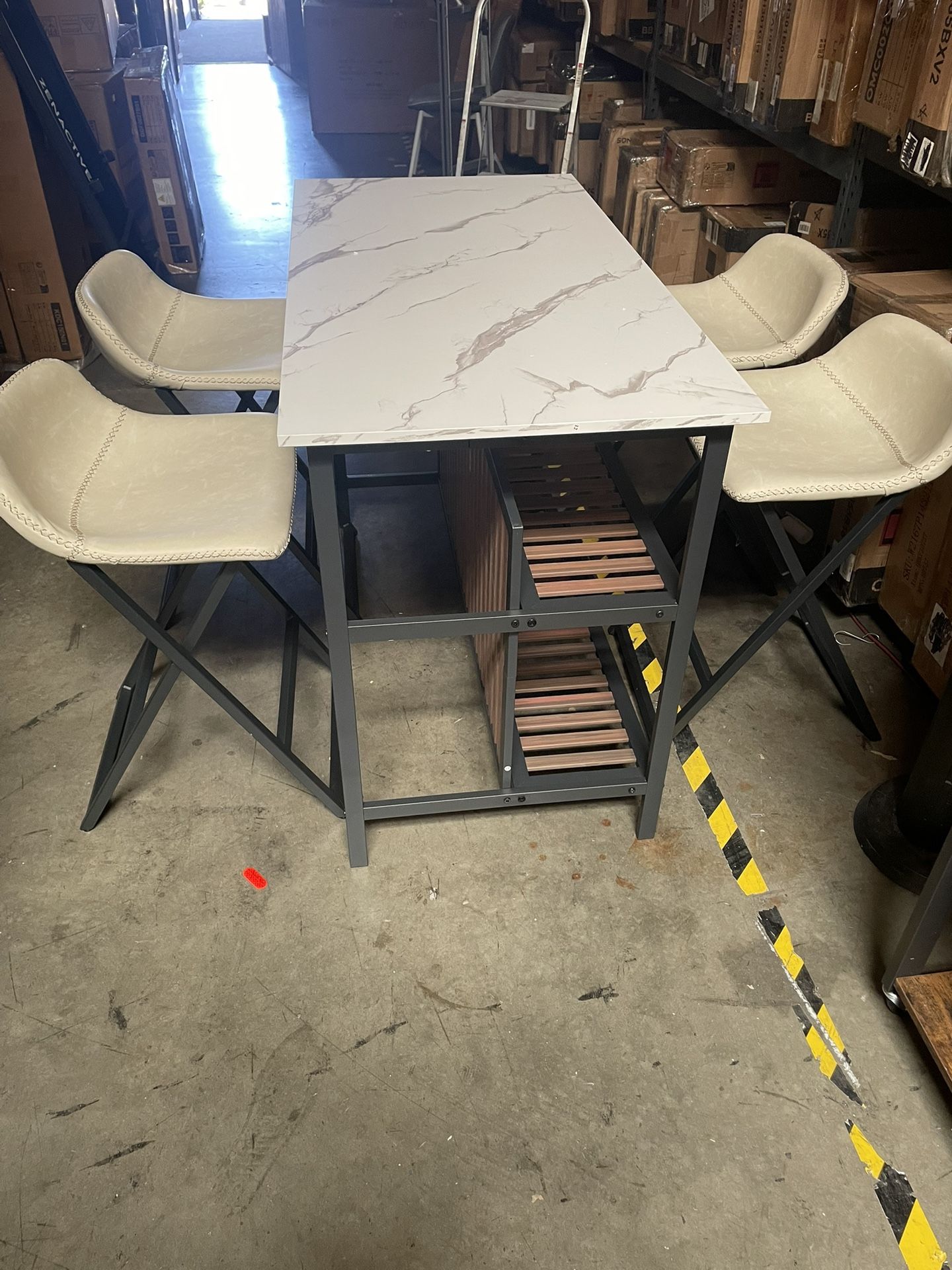 Table With 4 Stools