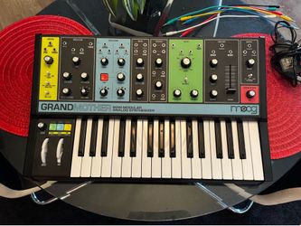 MOOG GRANDMOTHER