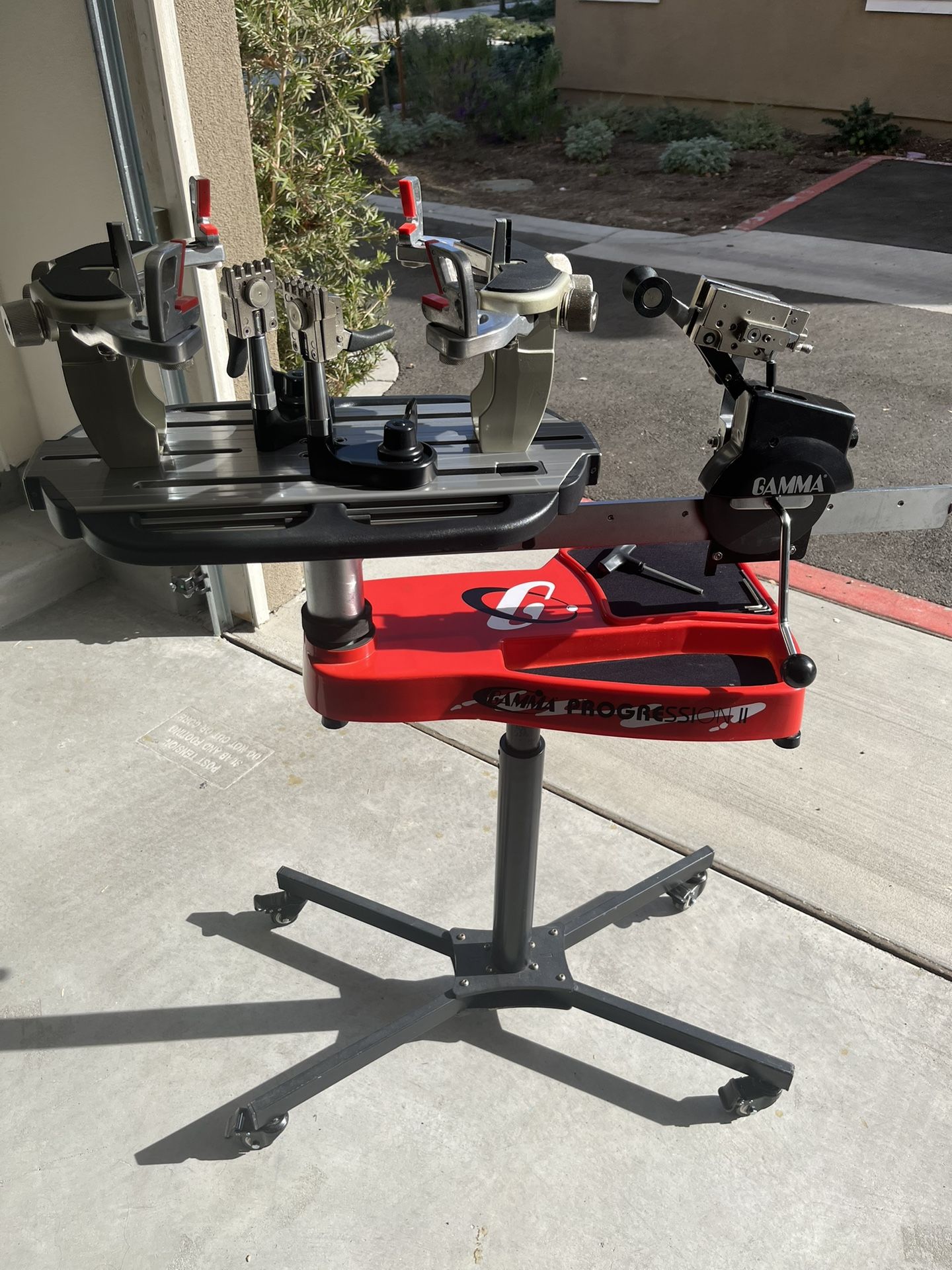 Gamma Progression ST II tennis racket stringing machine