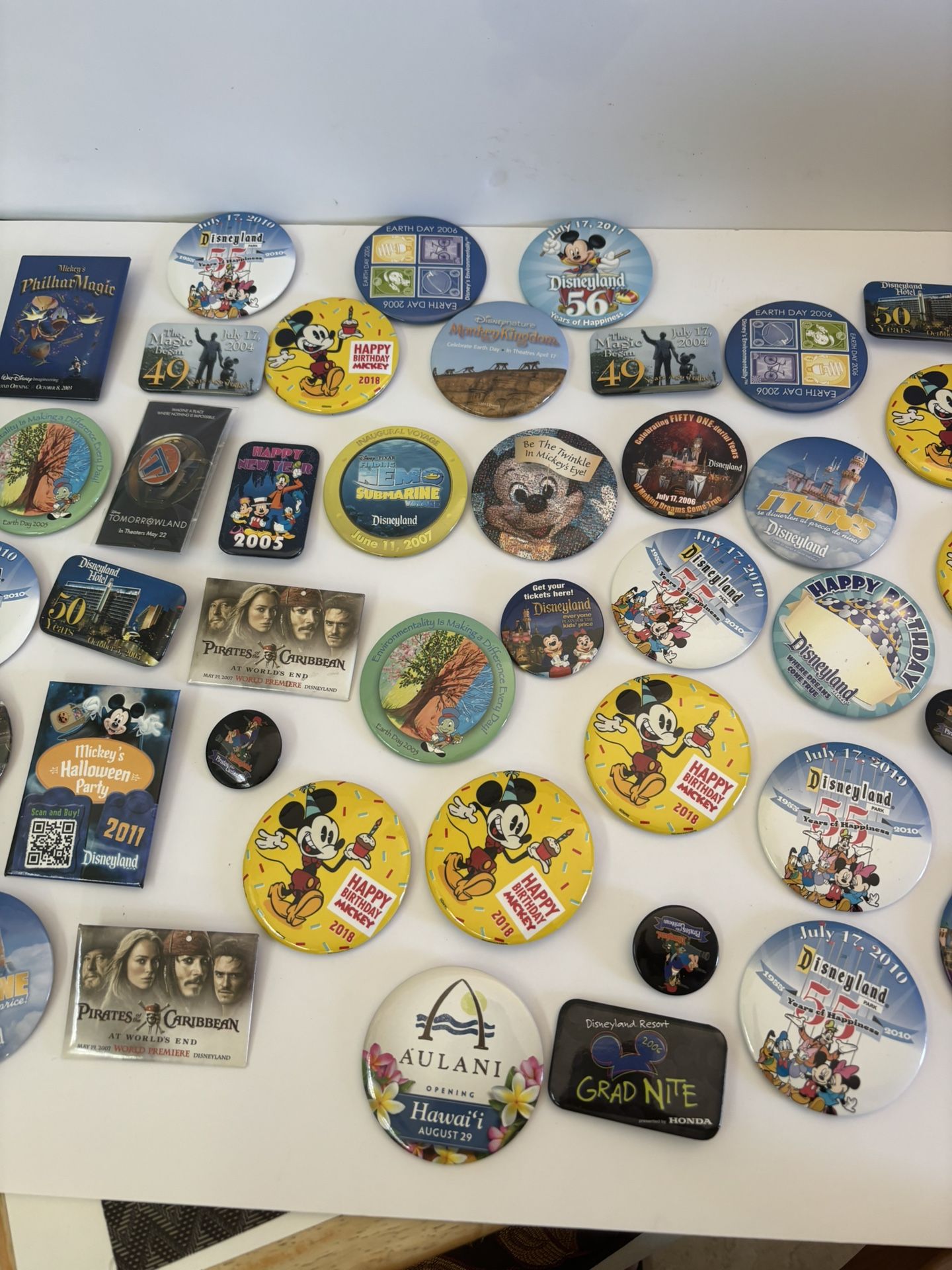 Disney Buttons Pins