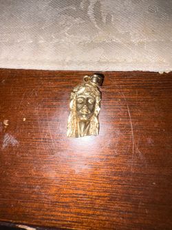 10k Gold Jesus pendant