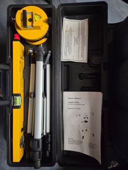 Laser level with tripod