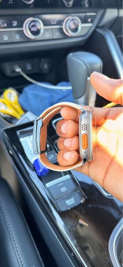 Apple Watch Ultra 2 Natural Titanium