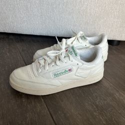 Women’s Reebok Tennis Sneakers White Club C 85 Vintage Size 9