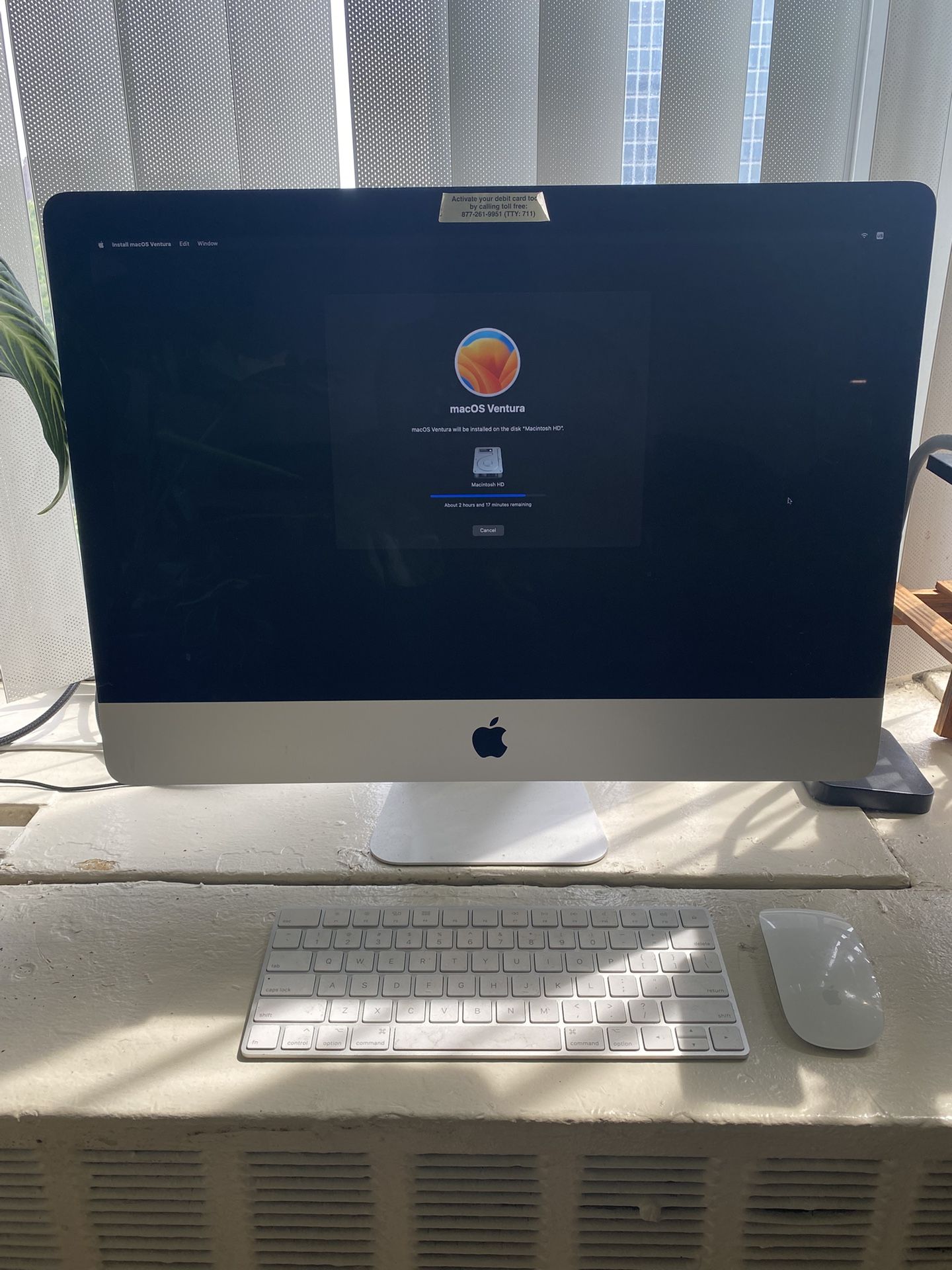 Apple iMac 21.5 Inch Desktop - MNDY2LL/A (June, 2017)